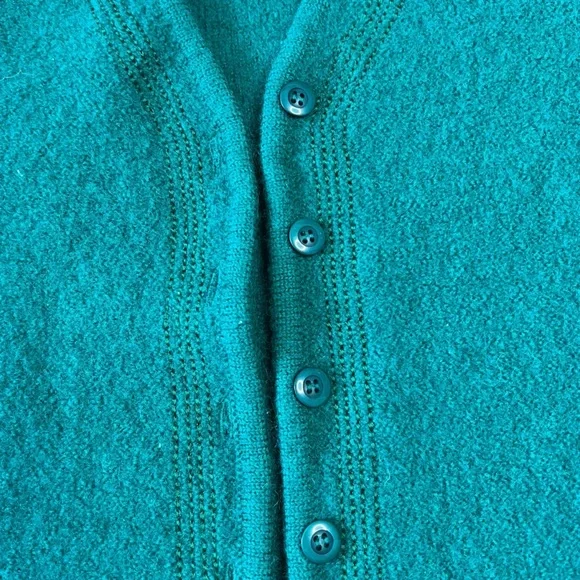 100% Virgin Wool Pendleton Green Button Up Cardigan with Embroidered Detail - Picture 7 of 8